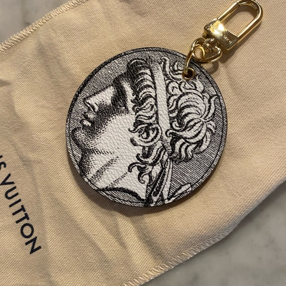 Louis Vuitton Petit Sac Plat bag and charm - Picture 4 of 7